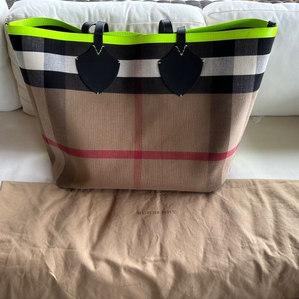 RARE Burberry Giant Neon Reversible Tote - Picture 13 of 16